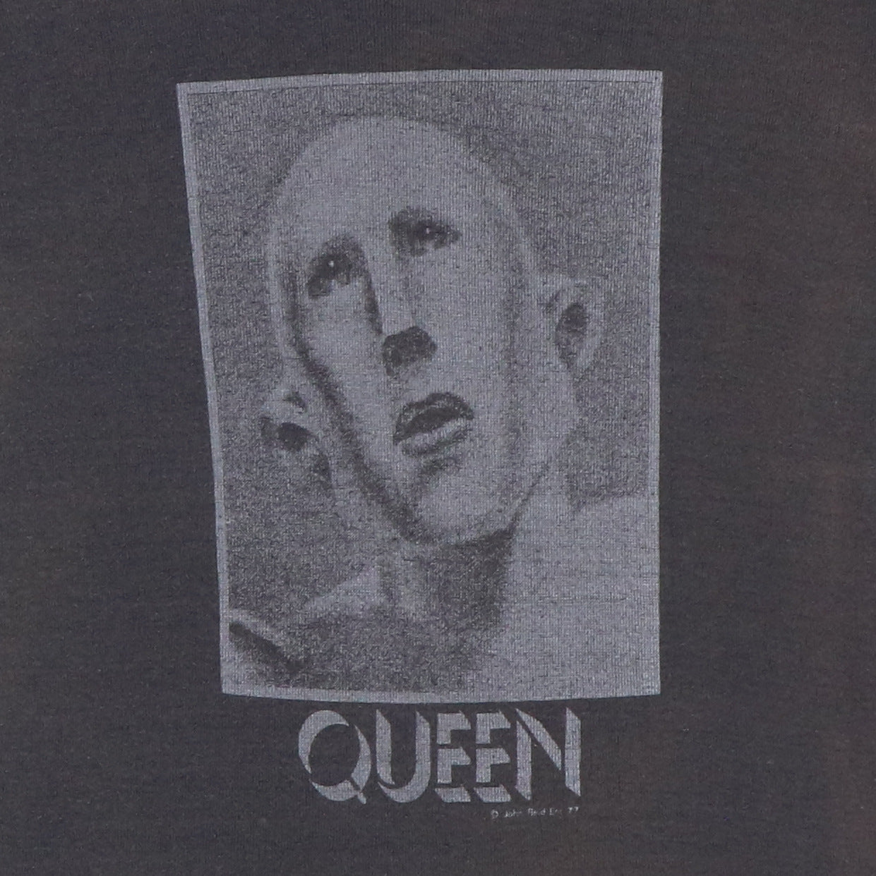 1977 Queen News Of The World Shirt Style003