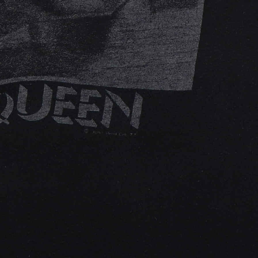1977 Queen News Of The World Shirt Style001