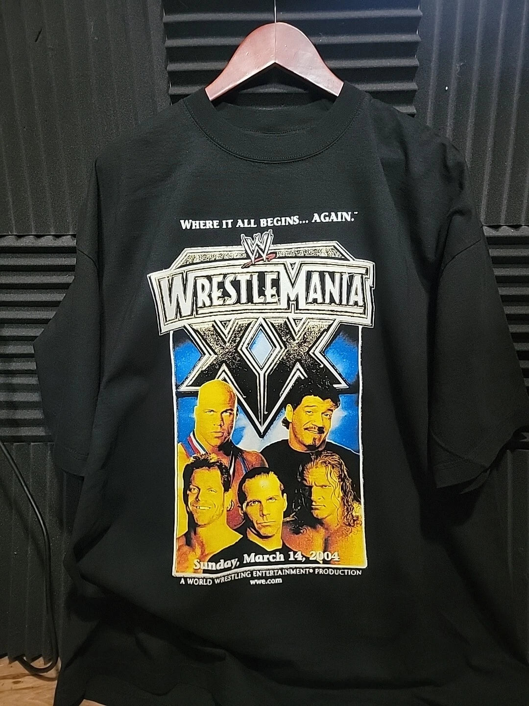 WRESTLE MANIA XX 2004 MODERN ON A SHAKA HEAVYWEIGHT T SHIRT