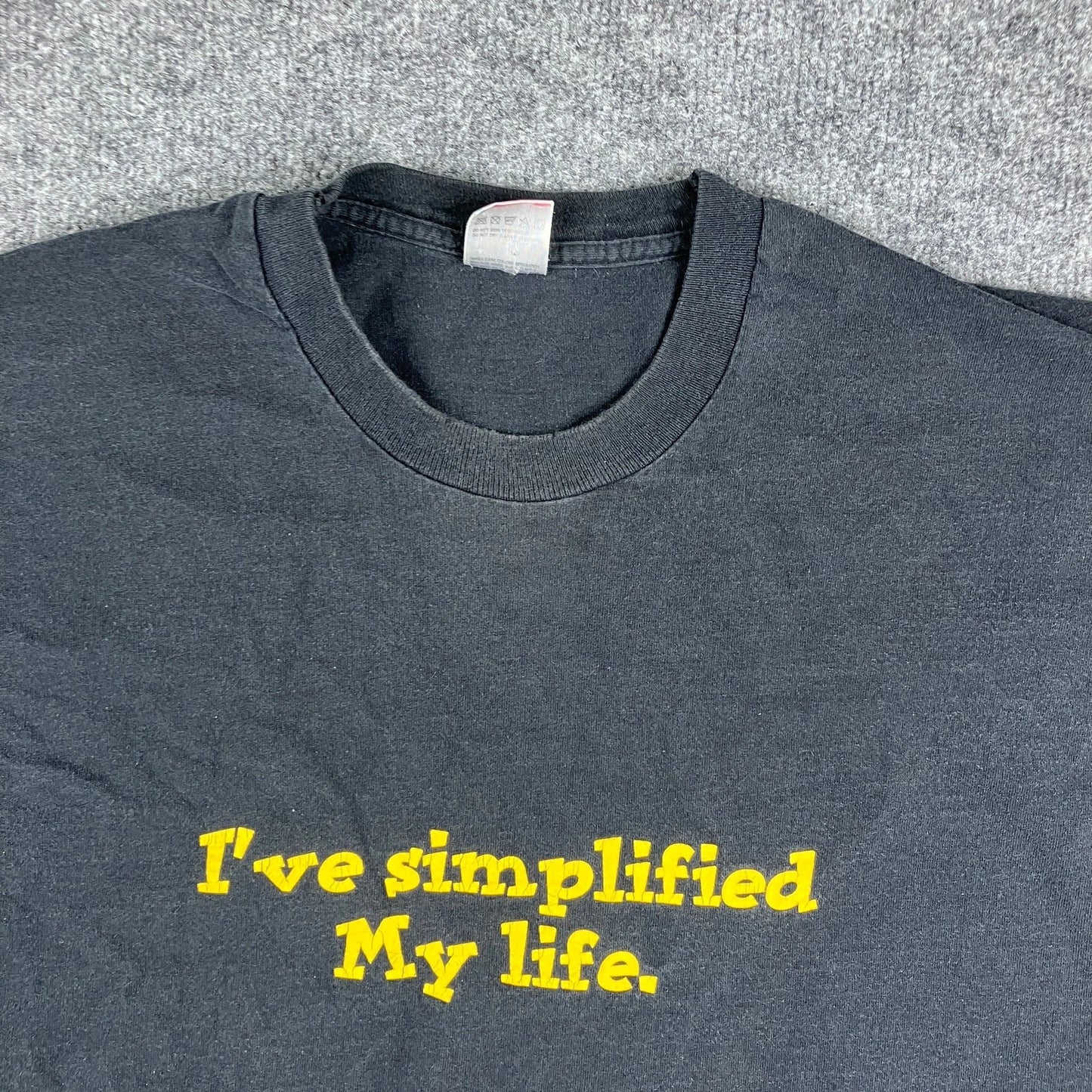 Fruit of the Loom TShirt Mens XL Black Graphic Simplified Life Text Minimalist