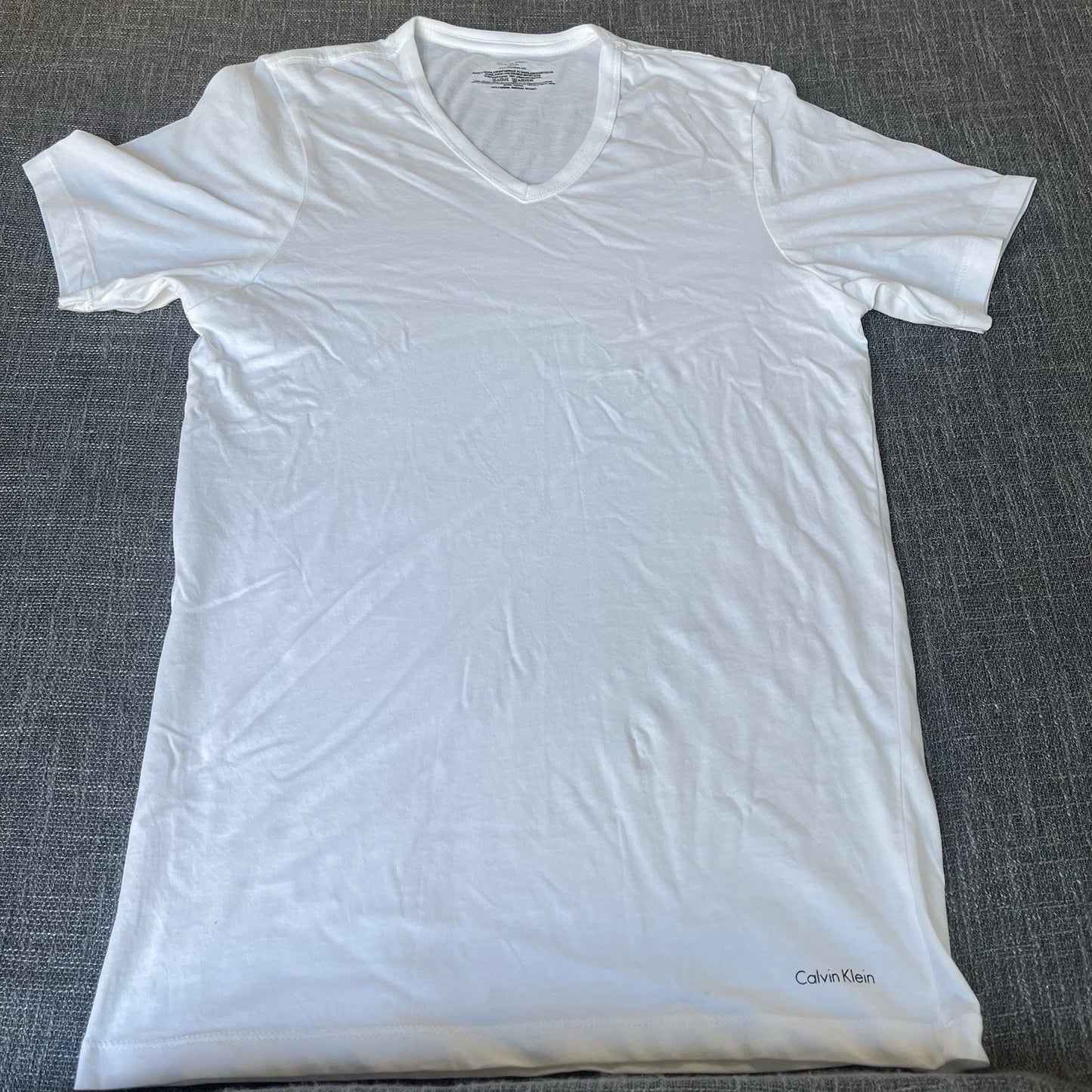 Calvin Klein V-Neck T-Shirt size S small - White/Short Sleeve - NEW