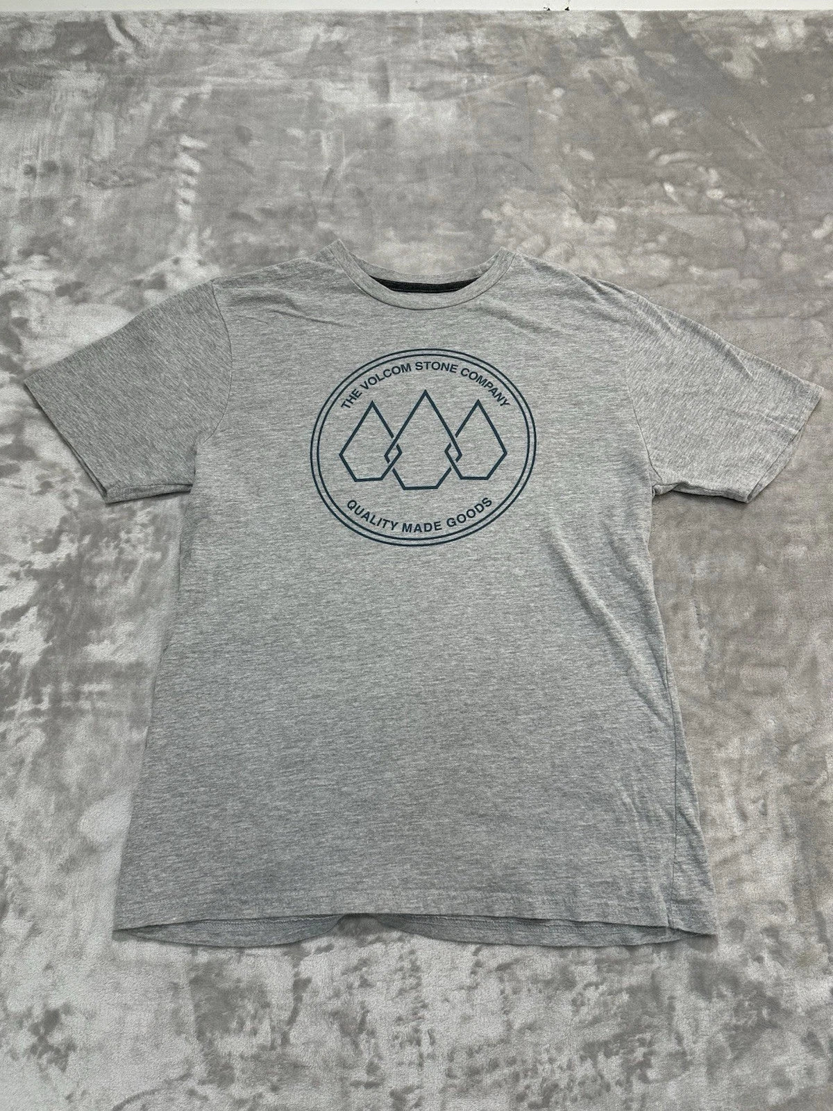Volcom Shirt Men's Small Gray Graphic Logo Crew Neck Short Sleeve Stretch EUC