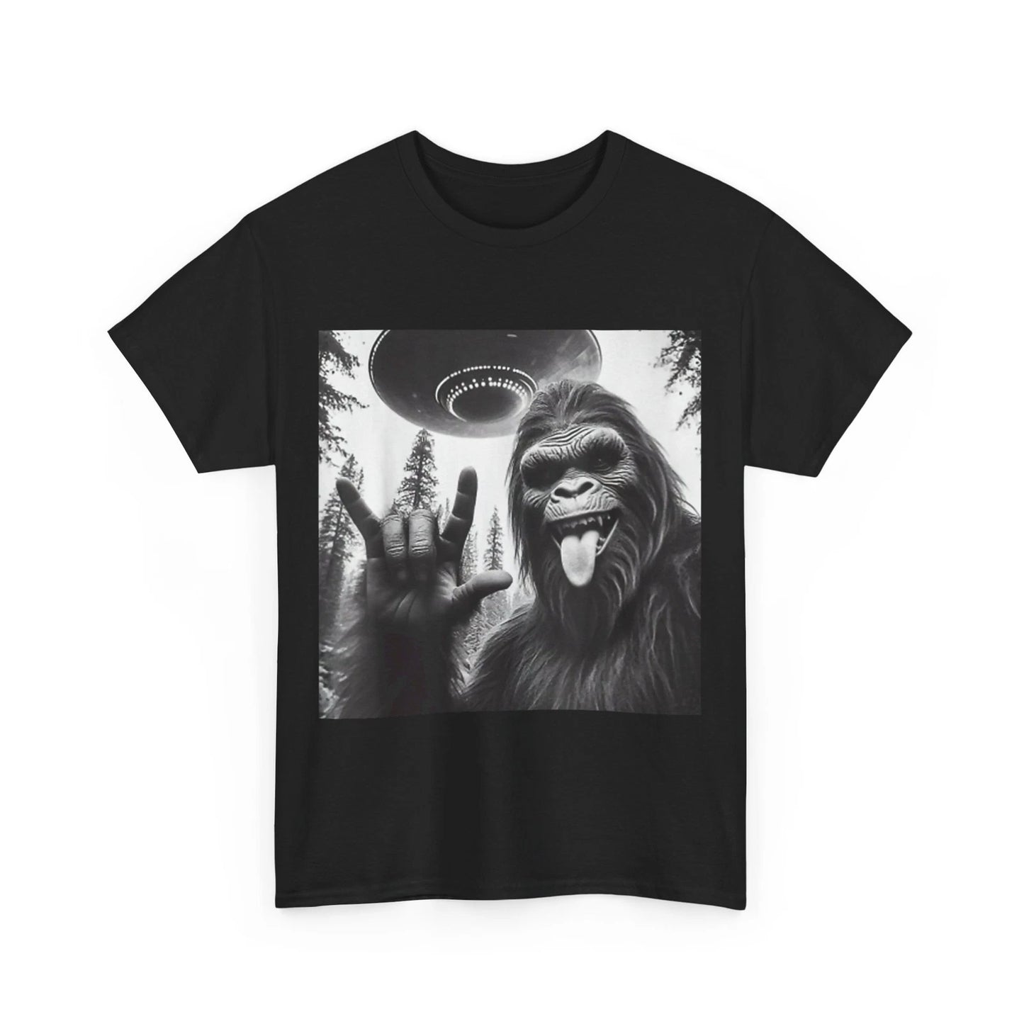 Funny Sasquatch Bigfoot Rock On Selfie With UFO Alien T-Shirt