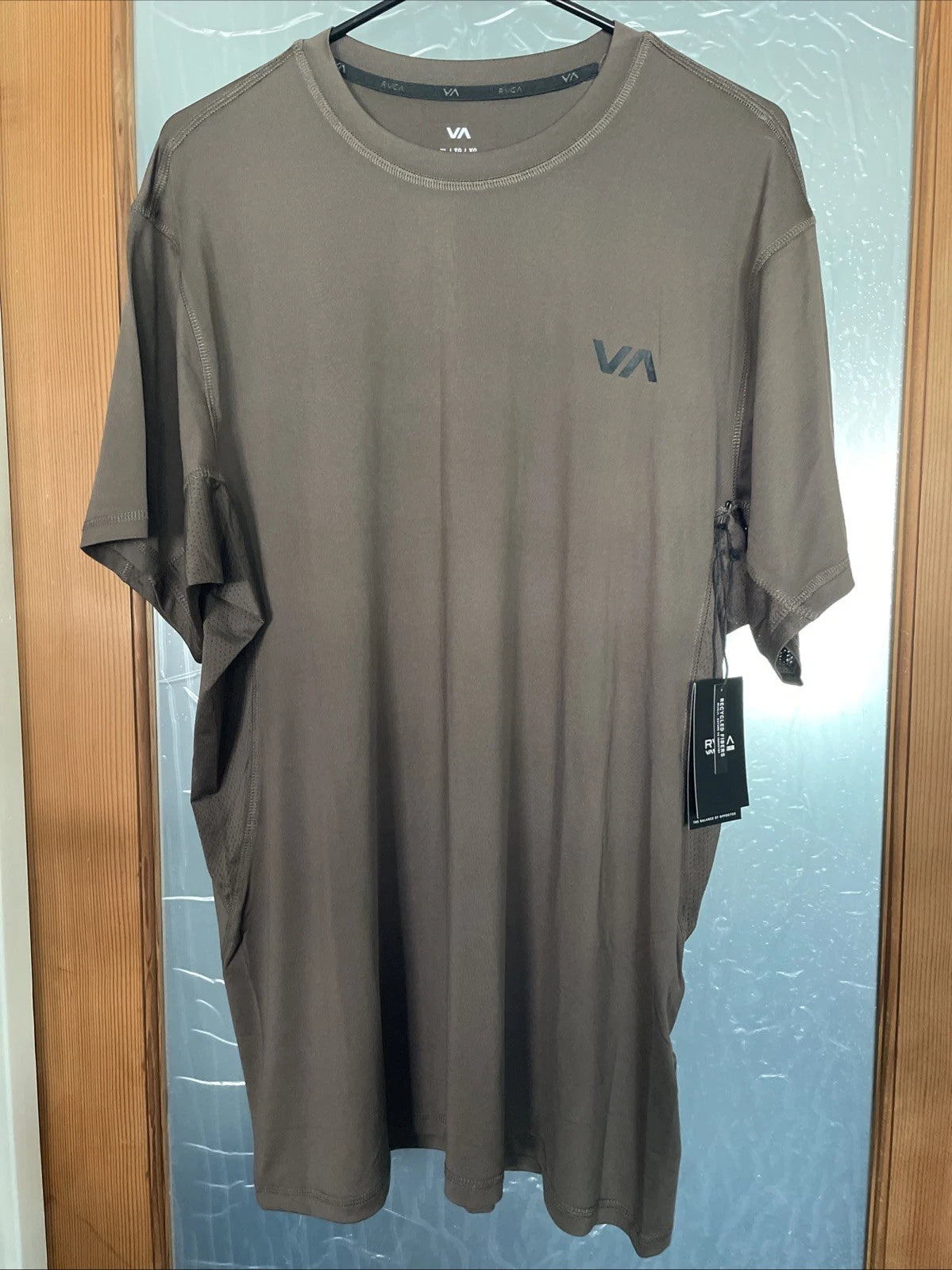 New RVCA Sport Active Gym Workout Running Street Style Men's Tee Shirt Size XL