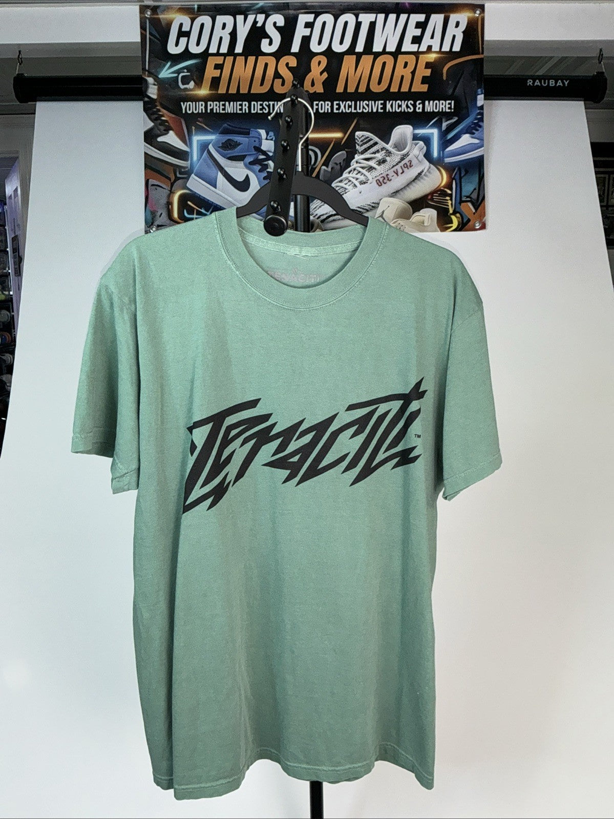 Tenacity Light Green Graphic Logo Crew Neck Men's Short Sleeve T-Shirt M