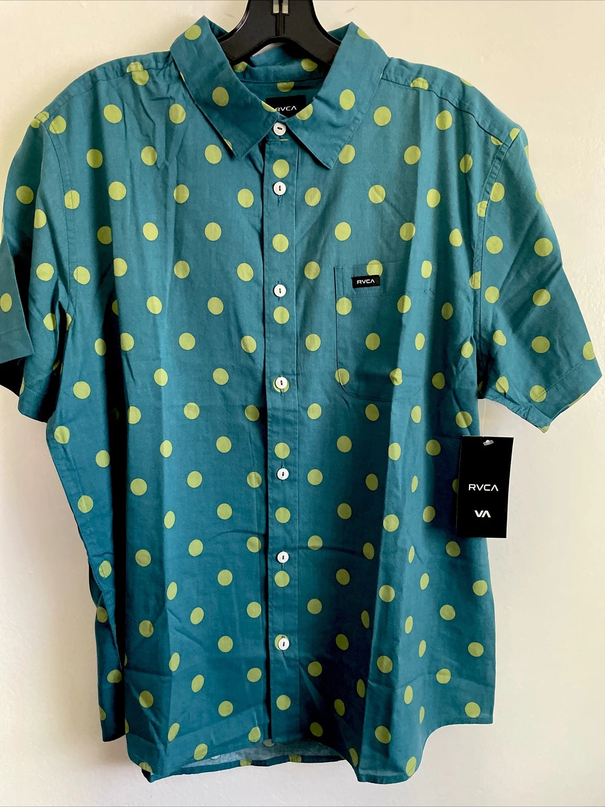 New RVCA Artist Network Polka Dot Street Style Designer Button Font Shirt Sz XL