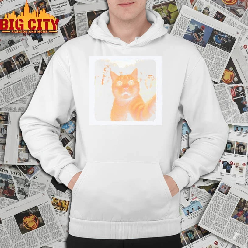 Cat Selfie Design With Scared Kitty And Dog Chase Humo shirt