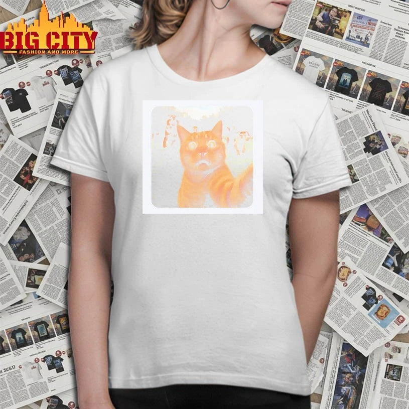 Cat Selfie Design With Scared Kitty And Dog Chase Humo shirt