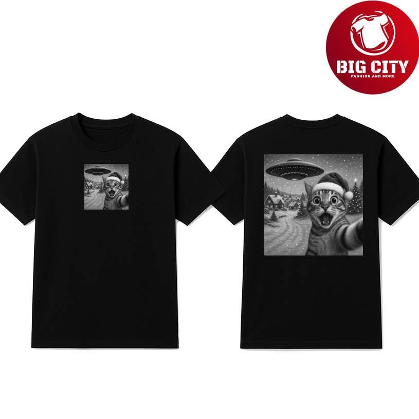 Christmas Cat Selfie With Alien UFO Funny Two Sided Shirt