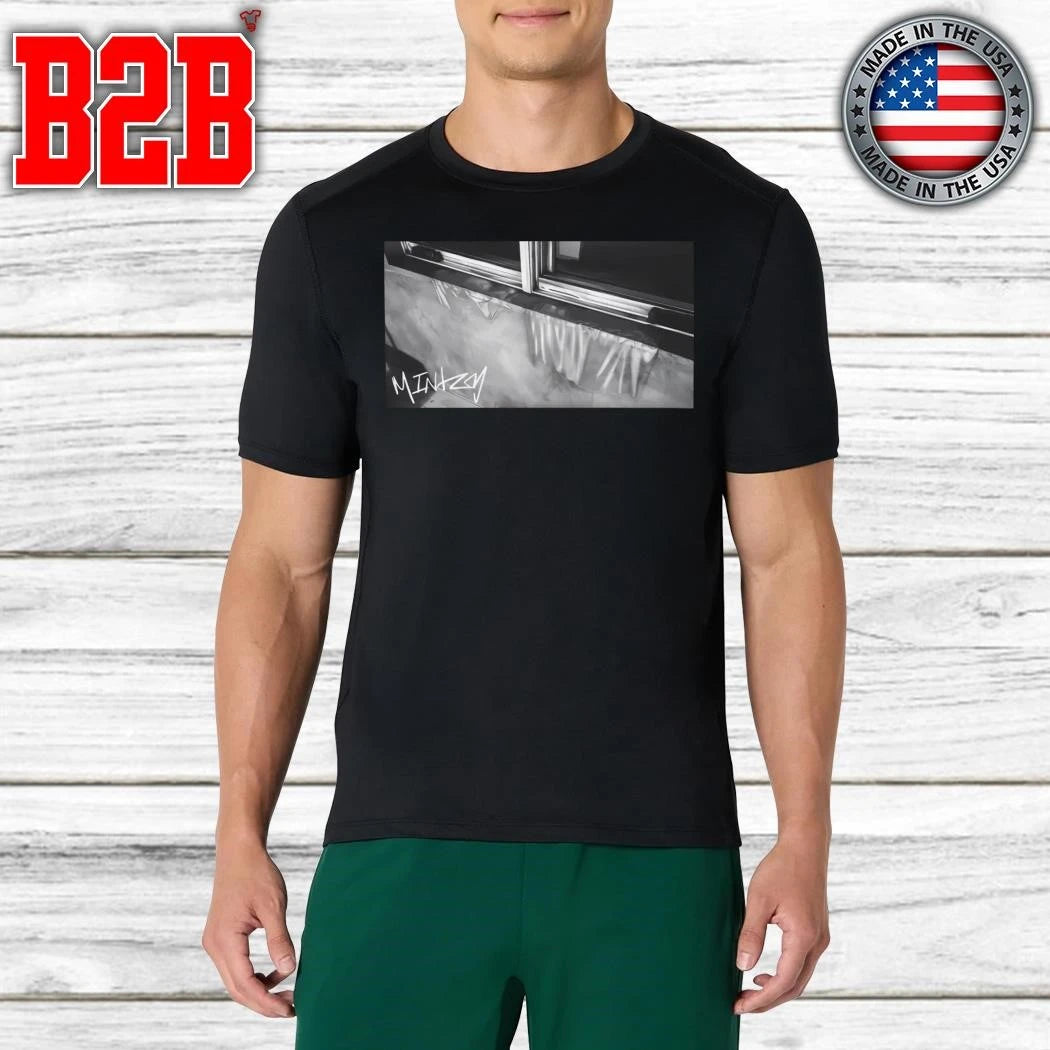 Mintzy Wall Shirt