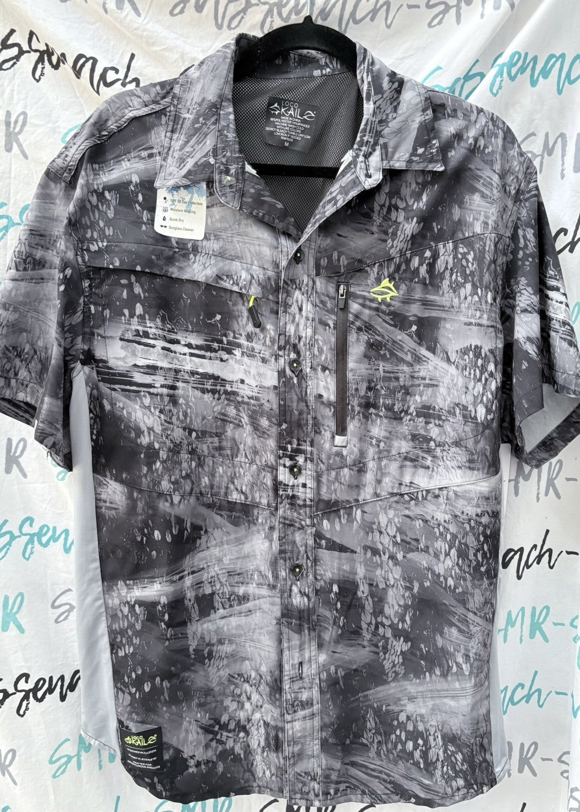 Mens Loco Skailz Graffiti Scales Grey Scale Fishing Shirt Top Size M Medium NWT