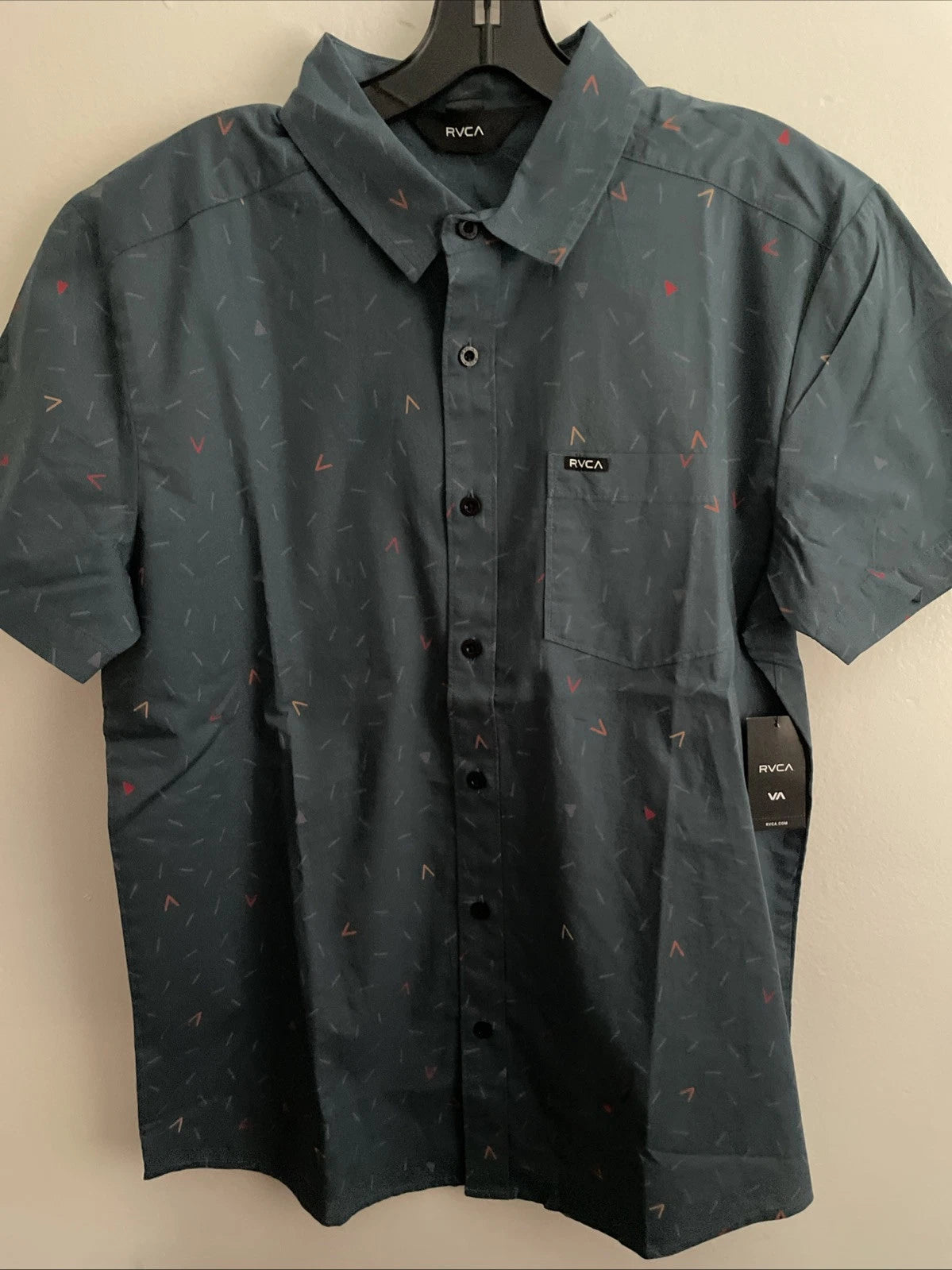 New RVCA Sport Designer Street Style Button Font Short Sleeve Shirt Size XL