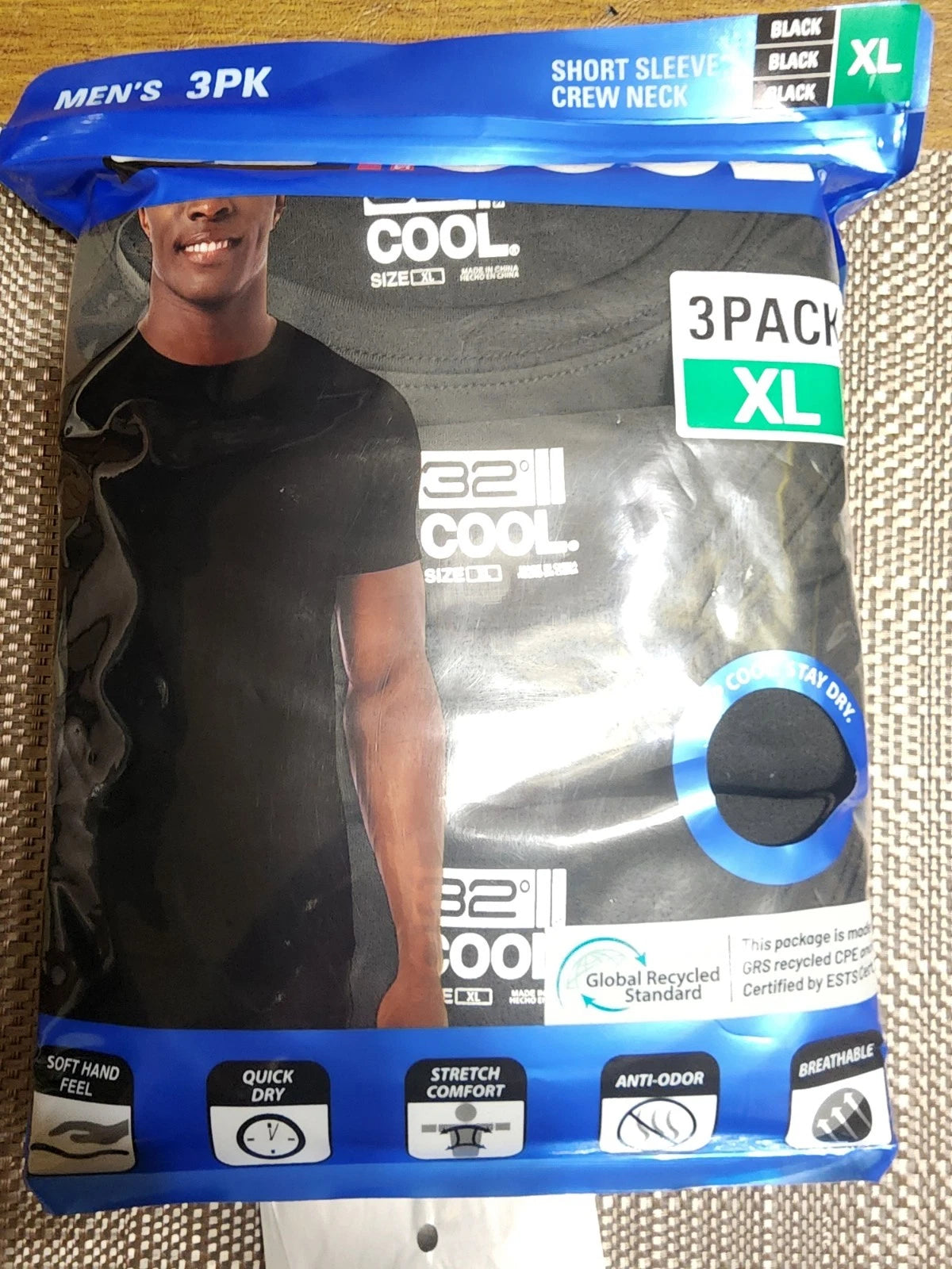 NIP 32 Degrees Men's SZ Lg or XL Cool Tee, 3 Pkg Black Crew Neck