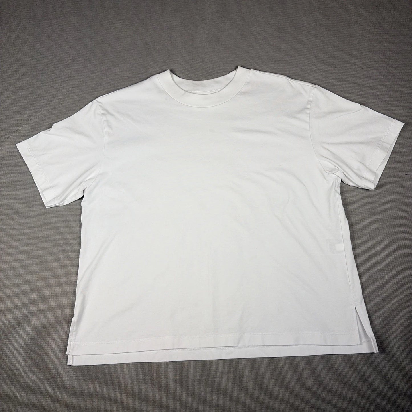 NWT Uniqlo Men's Round Crew Neck Short Sleeve Shirt White XL