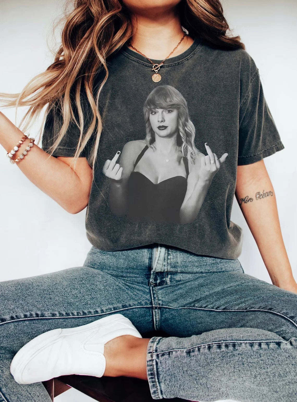 3X-LARGE Taylor Middle Finger Shirt, Trendy Aesthetic Comfort Colors Tee Rep Era