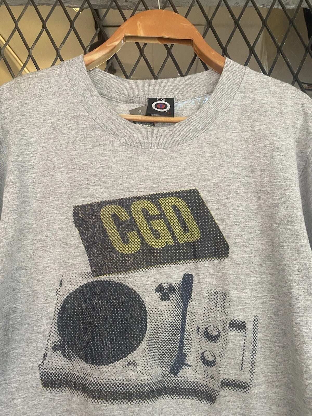 Vtg 90s CG Design Dj Turntable Graphic T shirt Art / Pop Art