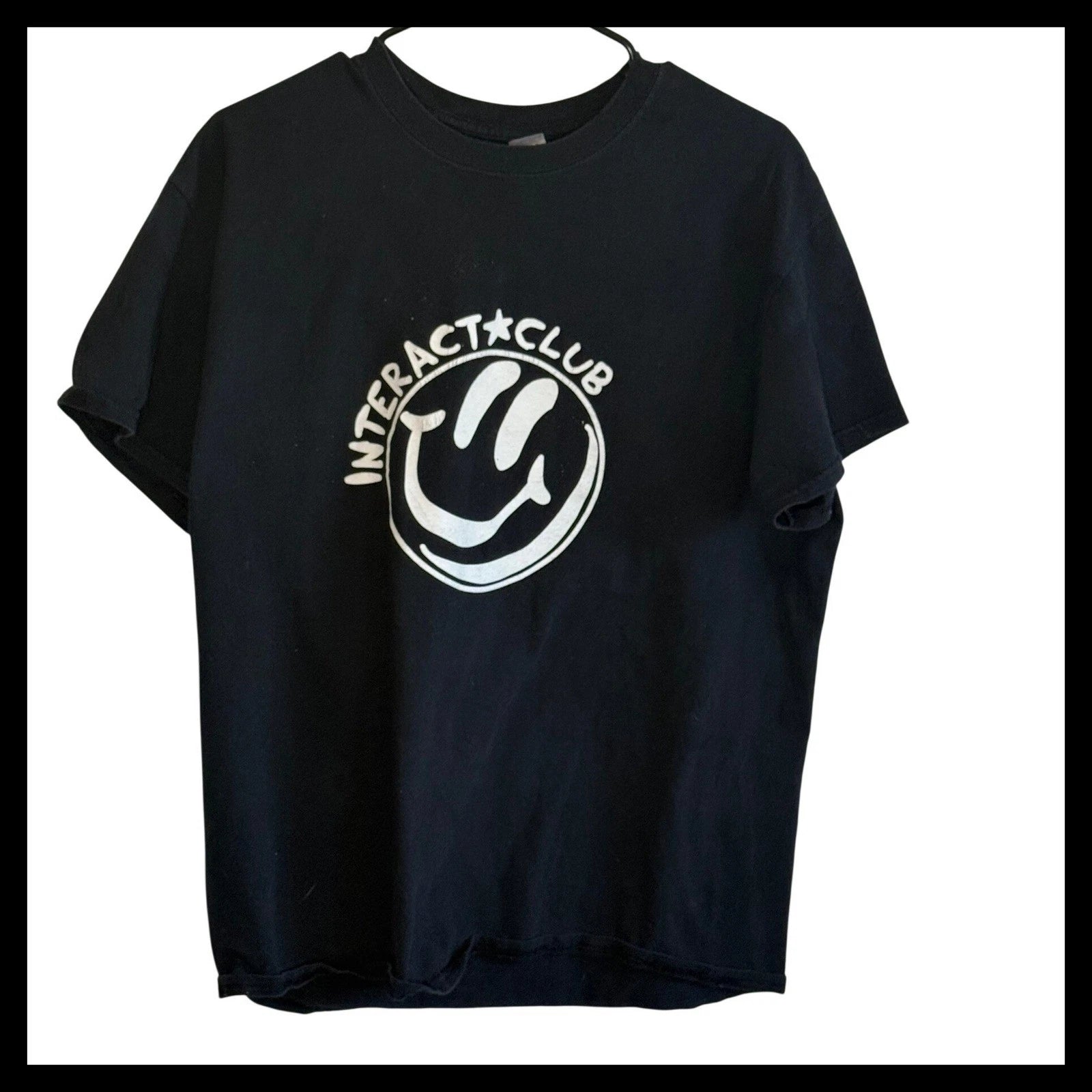 Gildan Interact Club Smiley Face Graphic T-Shirt Black Large Heavy Cotton Tee