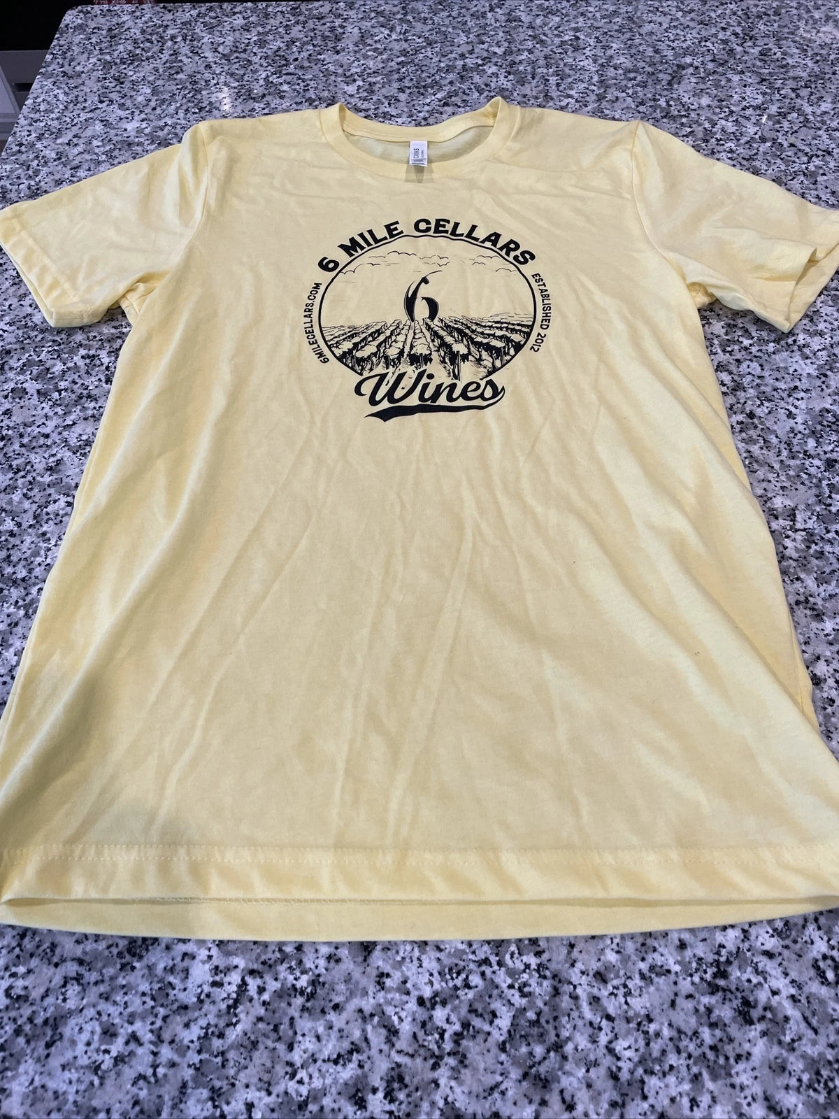 Yellow 6 Mile Cellars Wine Graphic T Shirt M