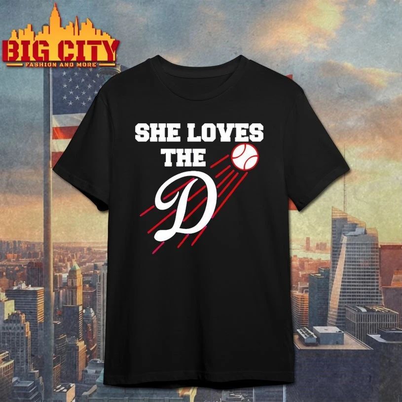 She loves the D style Los Angeles Dodgers baseball logo T-shirt