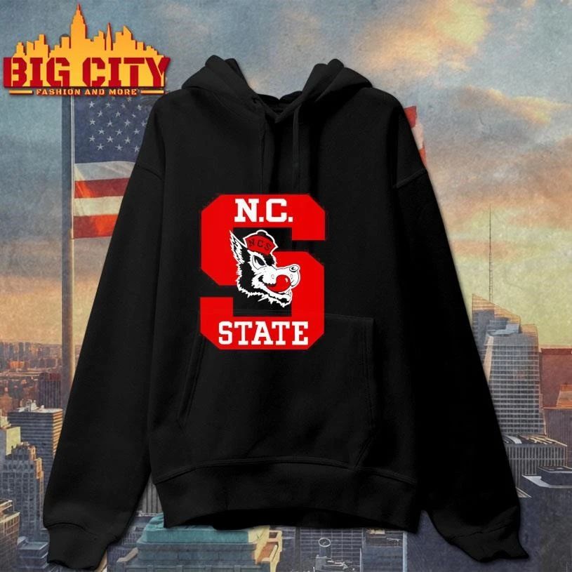 N.C Will Wade Slobbering Wolf Graphic Shirt
